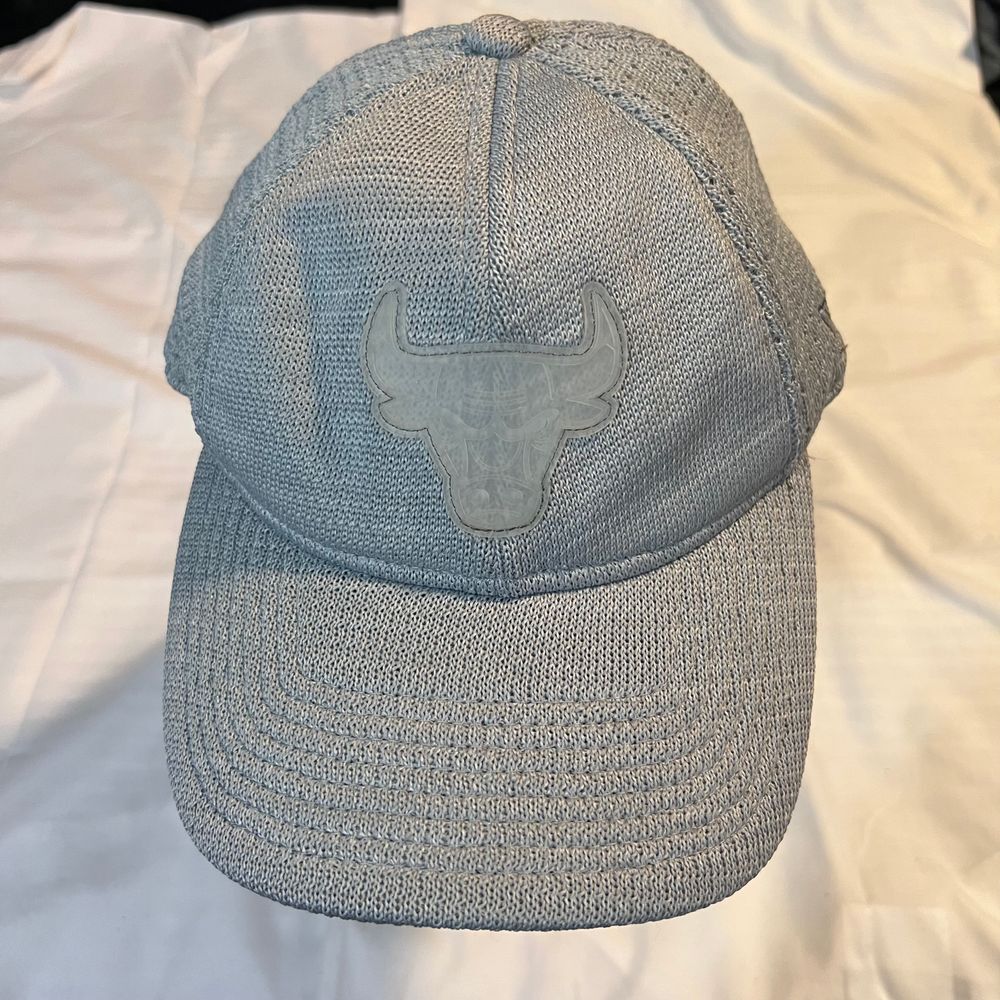 Chicago Bulls New Era NBA Engineered Fit Gray Mesh Baseball Cap Hat Basketball